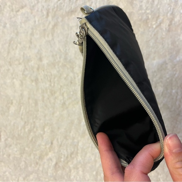 Black & White Wristlet Wallet - Picture 4 of 5